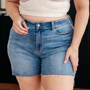 JUDY BLUE Stretch High Rise Cutoff Denim Shorts size 2X Plus size women’s